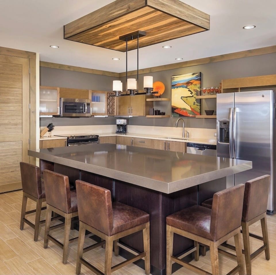 Kitchen Dining Area