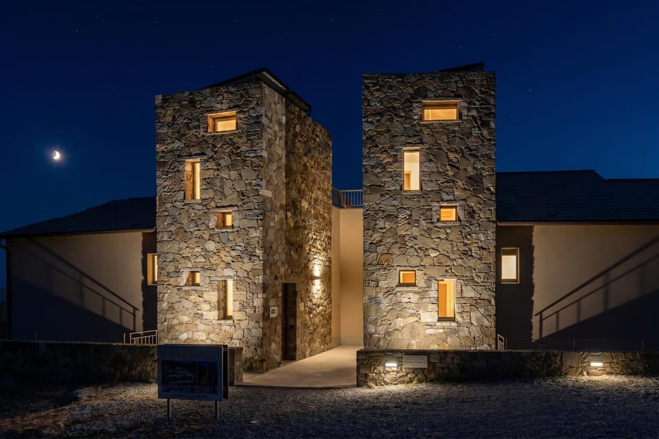 Le Torri by night