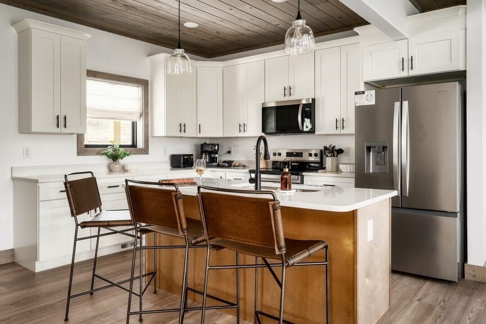 Fully stocked kitchen with everything you could need!