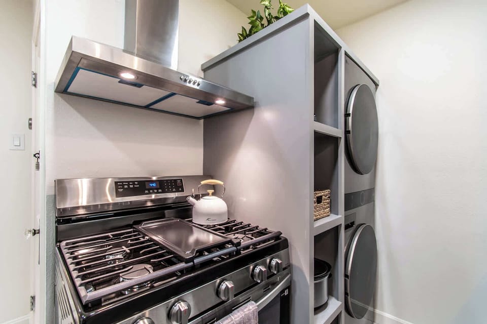 Full Kitchen 