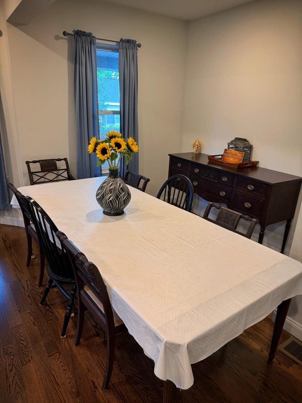 DiningSpace1