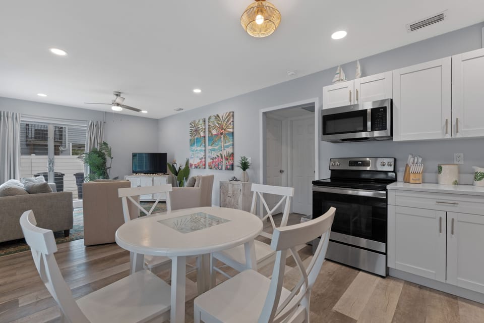 Open Livingroom and kitchen