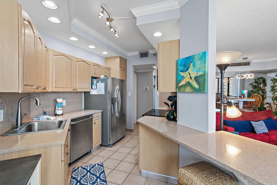 Fully Equipped Kitchen with Breakfast Bar Seating