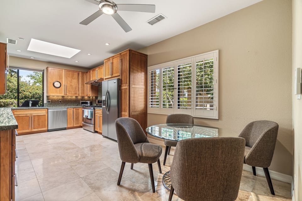 Breakfast nook in the kitchen