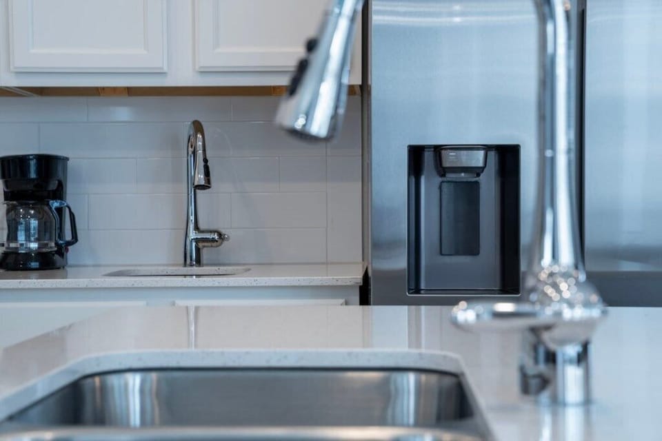 Full kitchen image 4