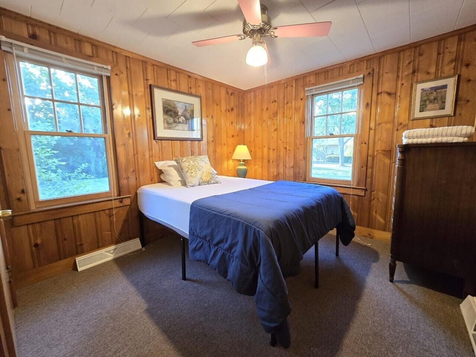Bedroom 1, Full