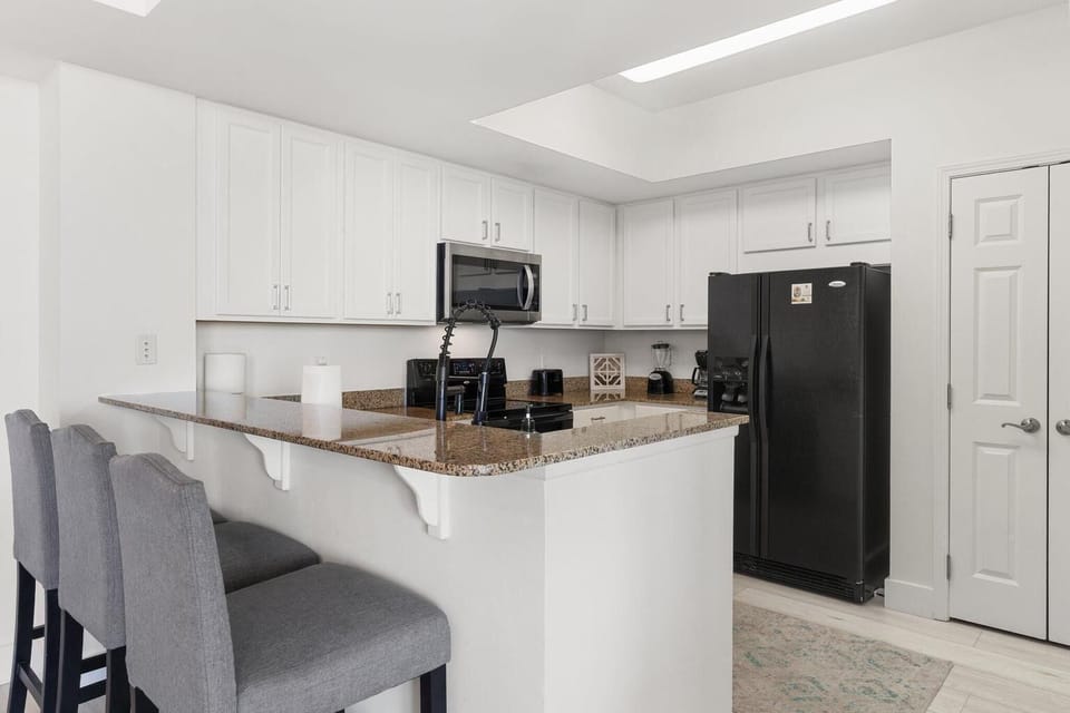 Bright, fully equipped kitchen for easy vacation meals