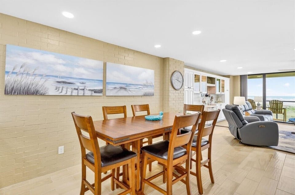 Dining Area with Gulf Views