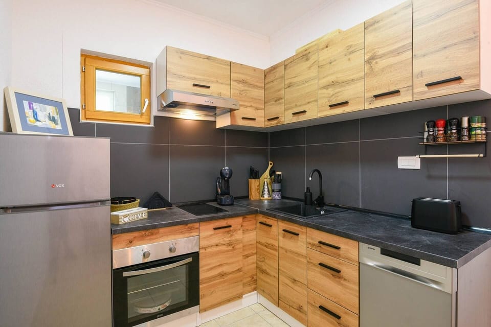 Kitchen 1