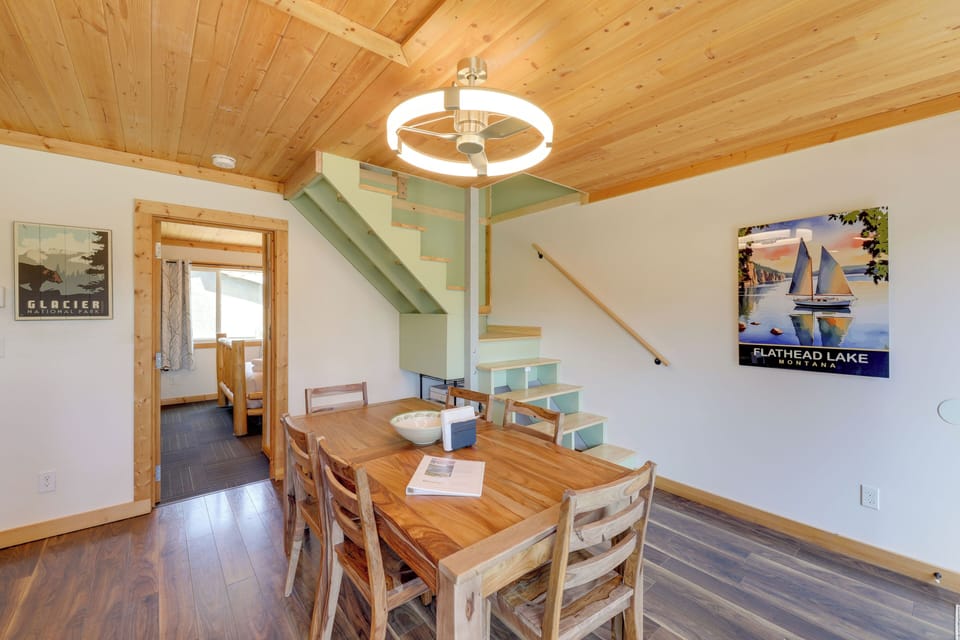 Dining Area | Dishes & Flatware Provided | 2nd Floor