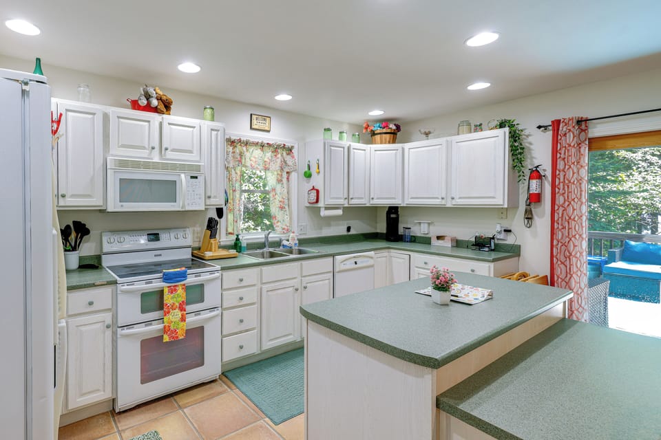 Kitchen | 1st Floor