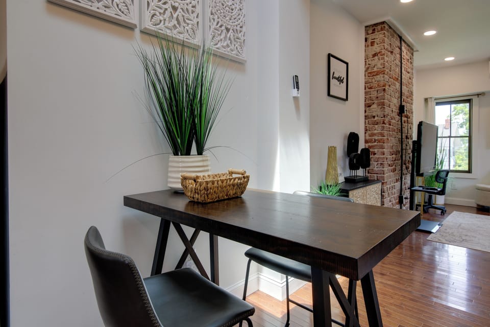 Dining Area | Dishware & Flatware