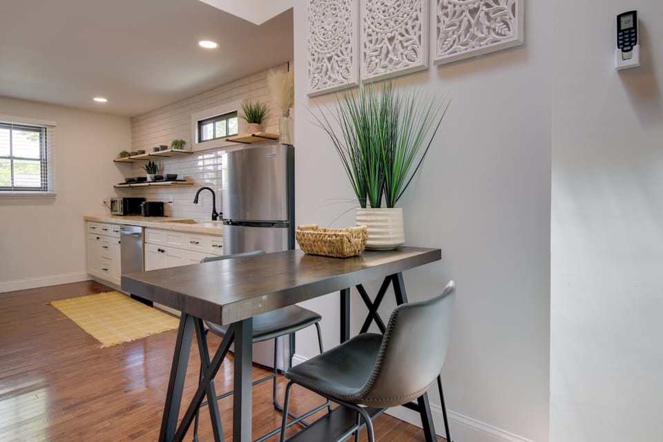 Kitchen | Dining Area