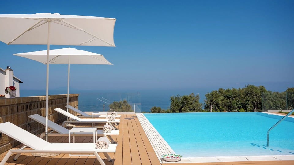 Amenities, Building Exterior, Garden, Outdoor, Pool, Spring, Summer