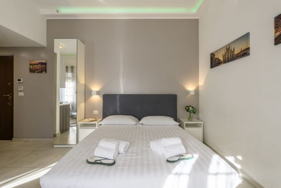 VIA TAGIURA 25/27 - For Work and Leisure Apartment in Milan