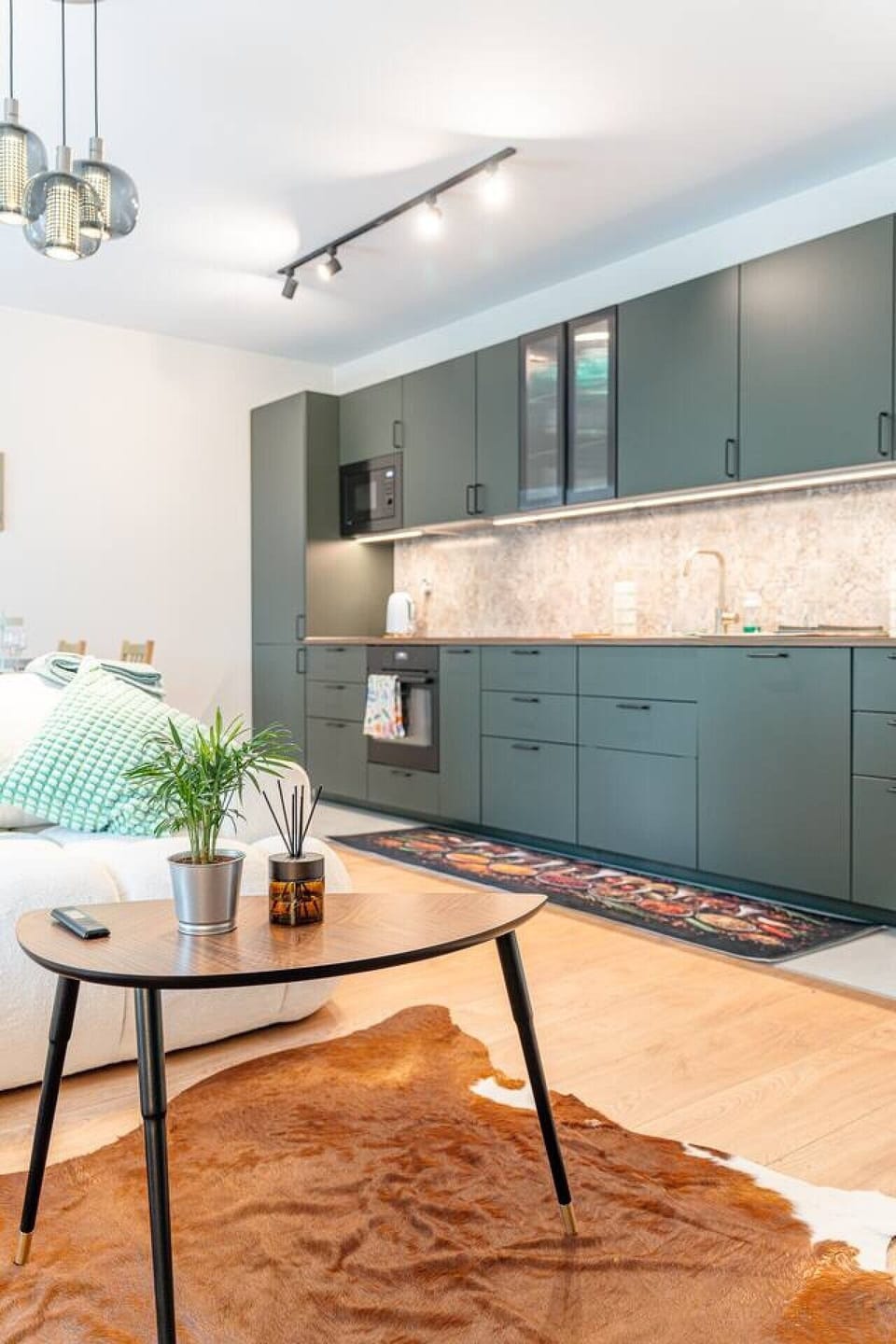 Modern Apartment in Kraków | Book Now with RENTUJEMY