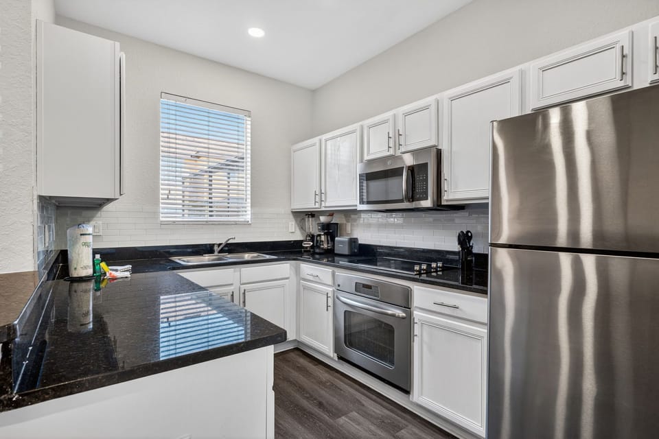 Fully-equipped kitchen