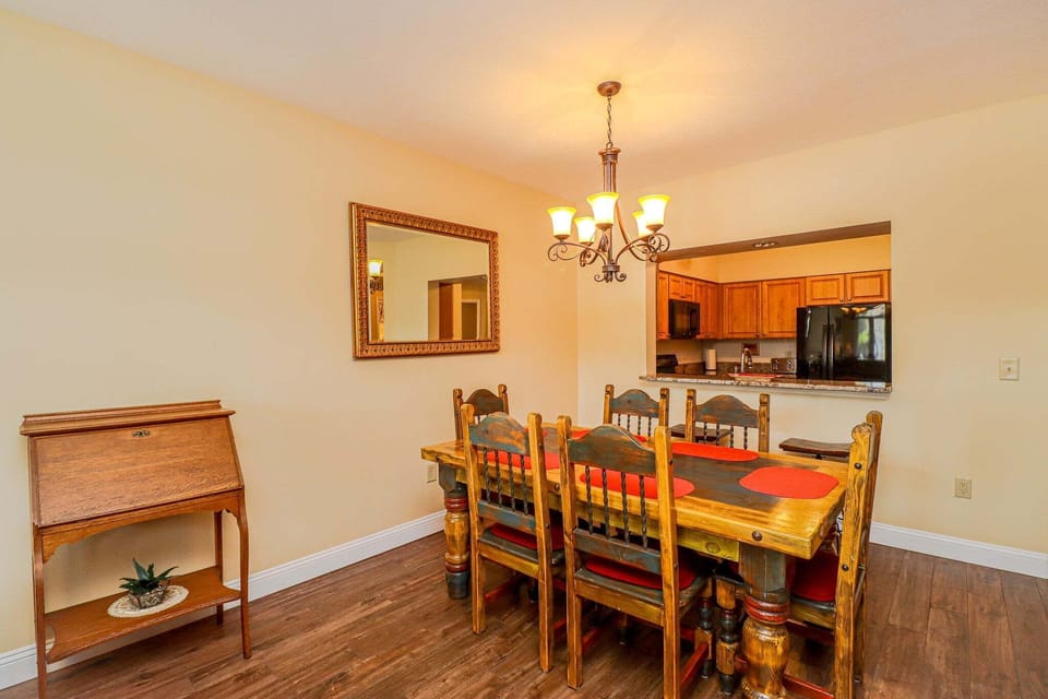 St. Augustine Beach Rentals Dining Room