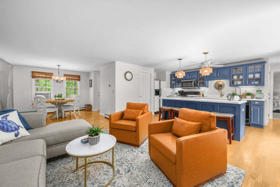 Open concept area perfect for entertaining