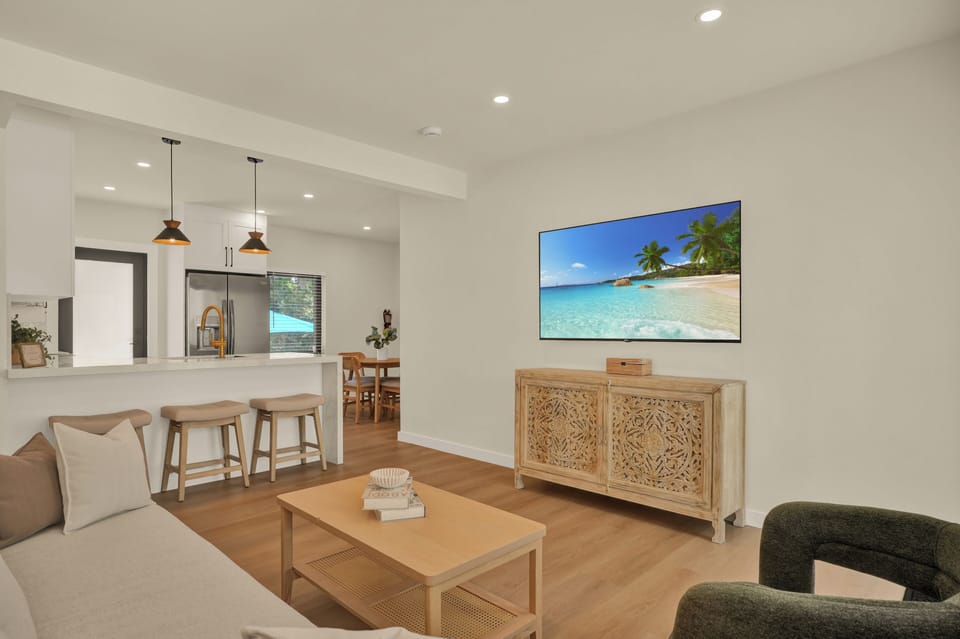Living room, 65 inches smart TV