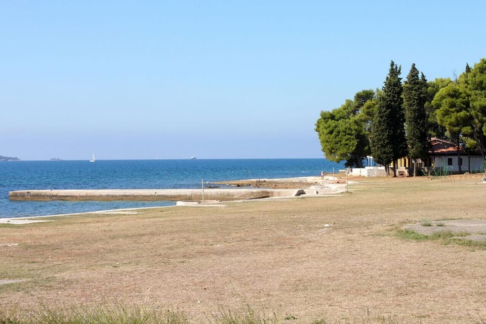 Nearby beaches