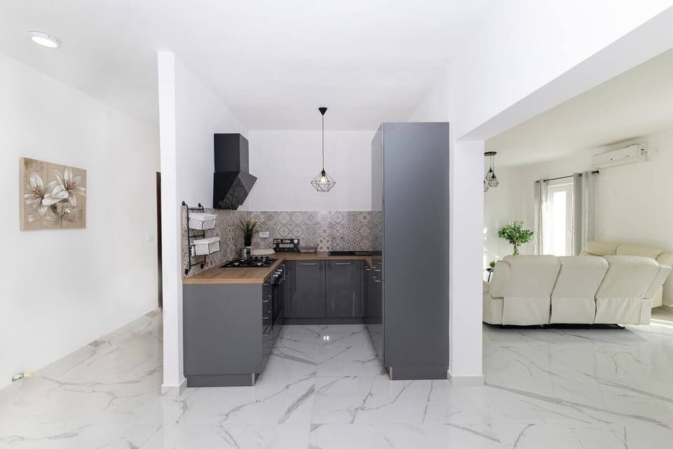 Kitchen 2