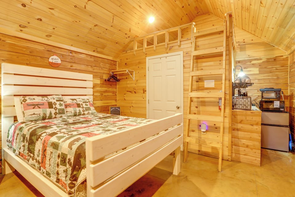 Studio | Loft | Full Bed