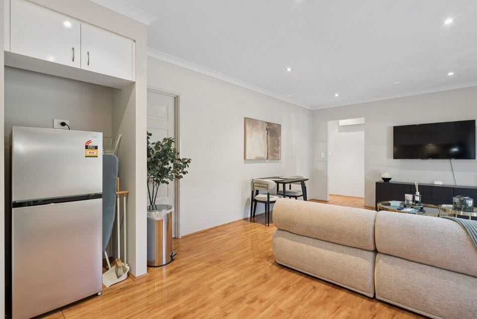 Living and Dining Area (8)