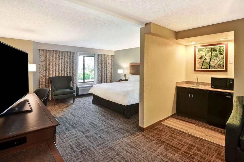Bedroom. Interior and views may vary based on location and availability.