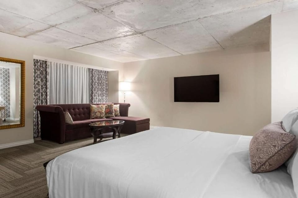 Bedroom. Interior and views may vary based on location and availability.