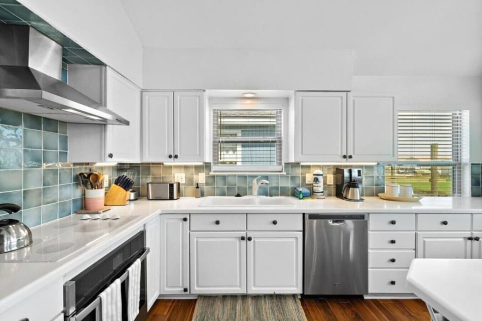 A kitchen perfect for preparing meals for the family!