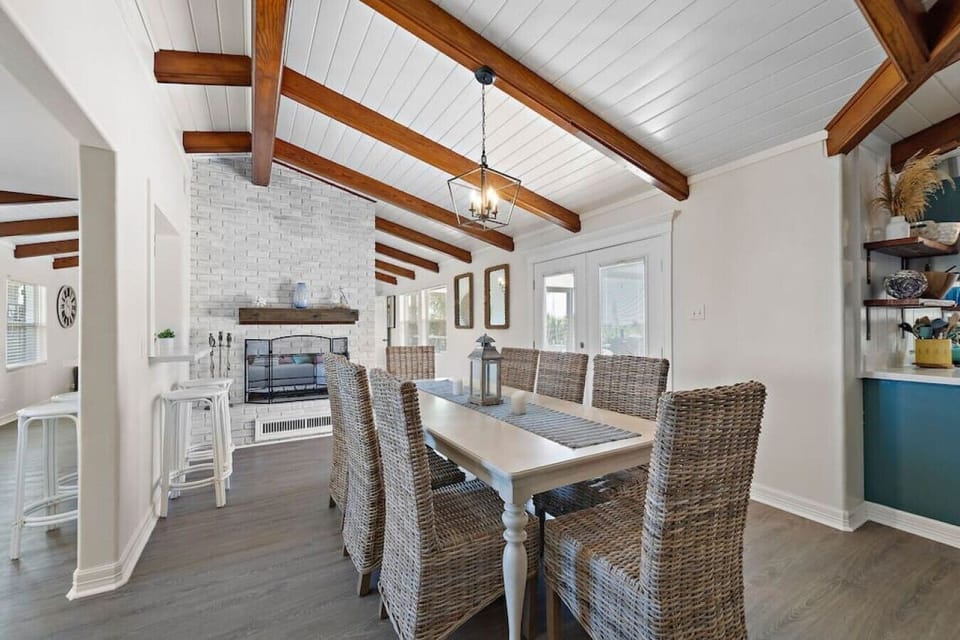 Another angle of the dining area