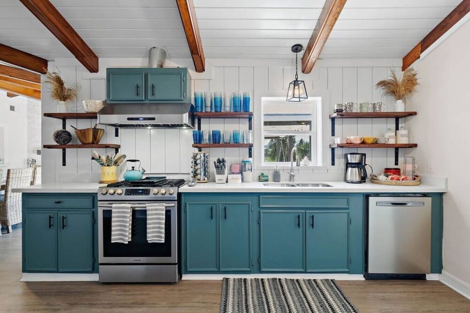 A kitchen perfect for preparing meals for the family!