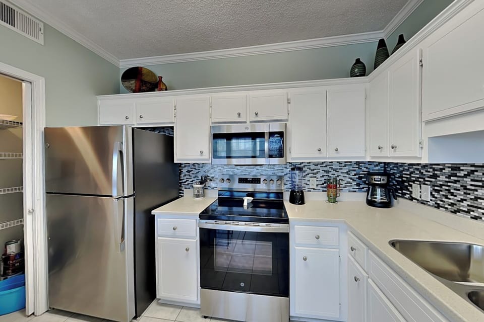 Kitchen - Modern Appliances