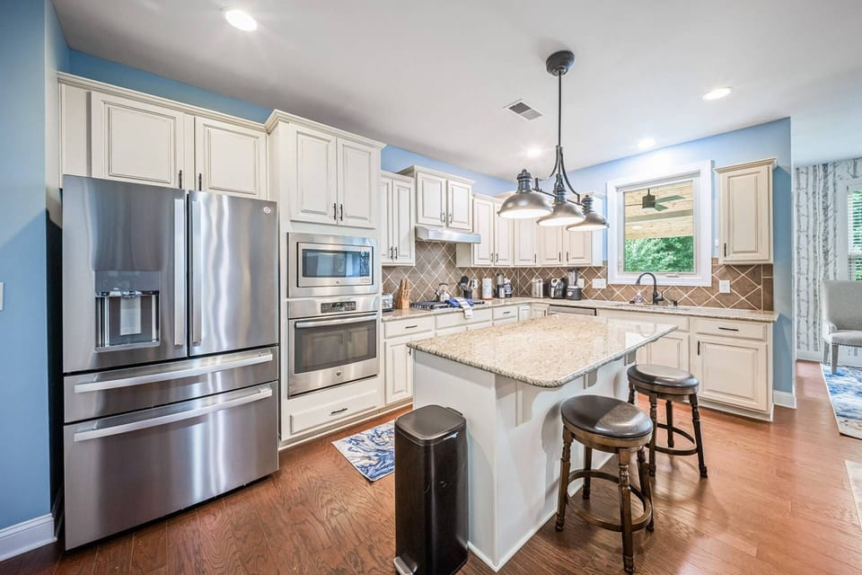 A kitchen designed for both everyday meals and special moments!