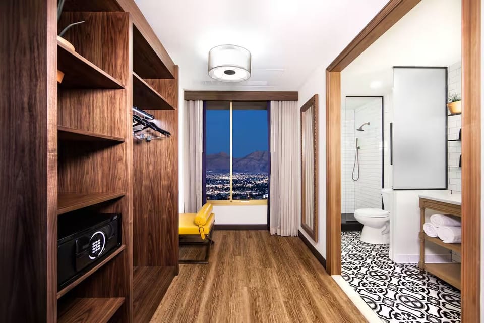 Bathroom/In room amenities