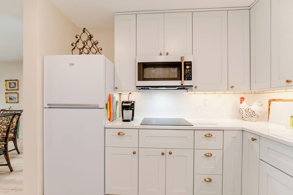 Electric stove top. | Main Level