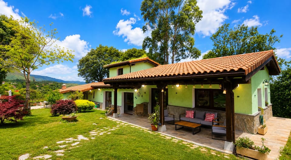 Property building,Garden,Balcony/Terrace,Garden view