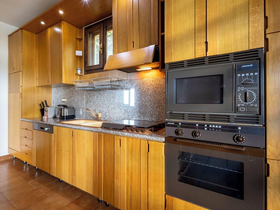 Kitchen, Kitchen Appliance, Cabinetry, Major Appliance, Wood, Countertop, Interior Design, Home Appliance, Flooring, Cupboard