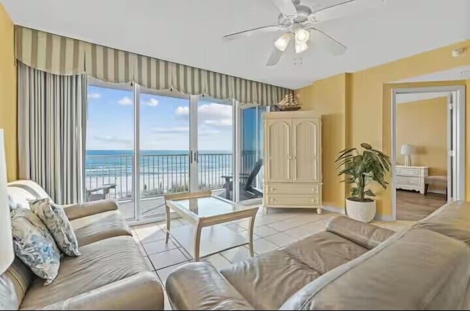 Island Princess #403 Living Room