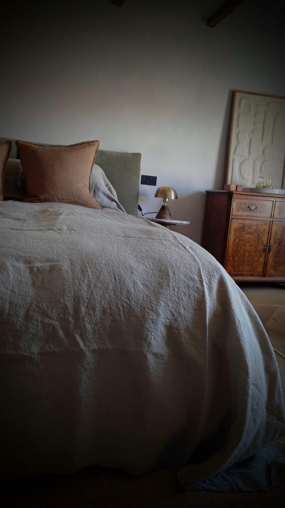 Experience restful nights in a luxurious king bed adorned with elegant linens, ensuring comfort and style throughout your stay.