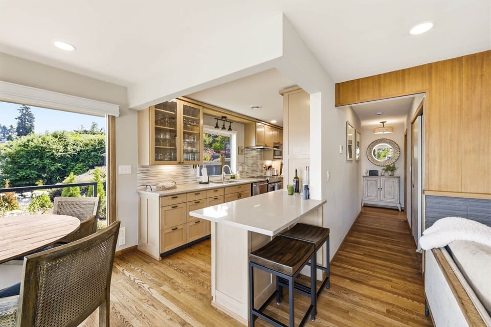 Kitchen + Bar Dining Area 