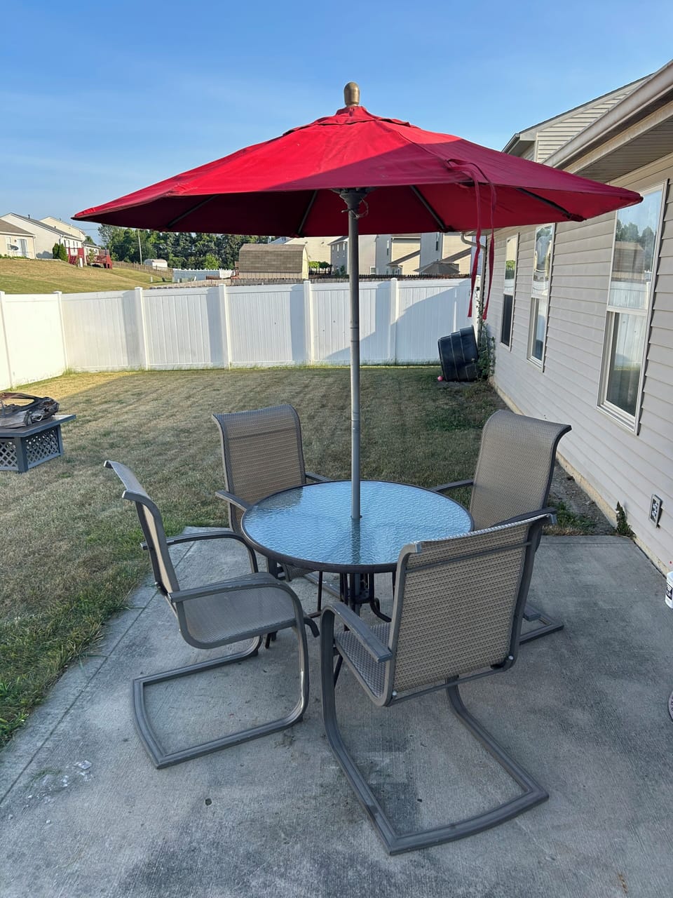 Outdoor dining