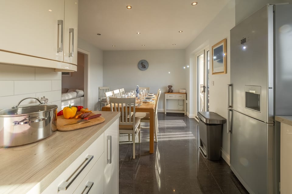 Little Sea Folly, Perranporth. First floor: Fully equipped kitchen with dishwasher and washing machine