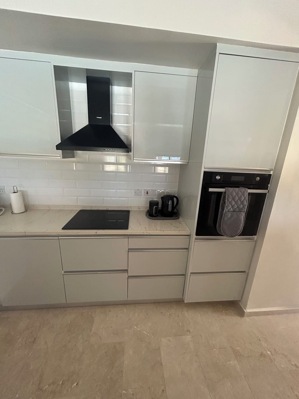 Fully fitted kitchen 