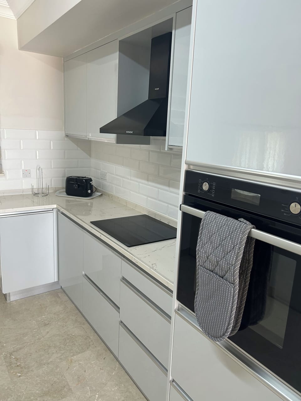 Fully physicist Kitchen with AL Appliances