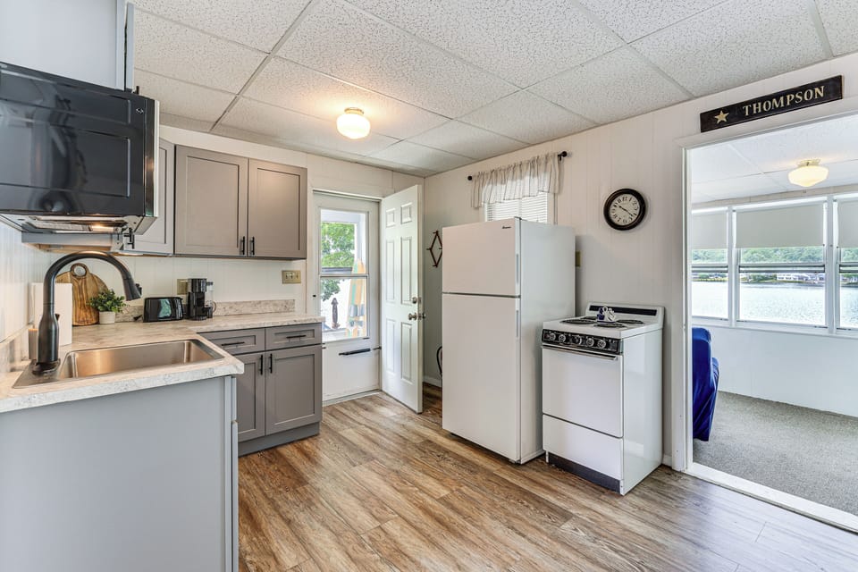 Kitchen | Main Level