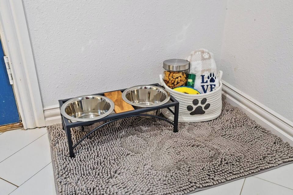 Bring the whole crew. Your four-legged travel companion is welcome at the Little House, with food bowls, treats, and toys already waiting on arrival.
