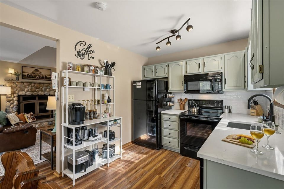 Coffee bar includes Keurig & drip maker, plus all coffee & tea essentials