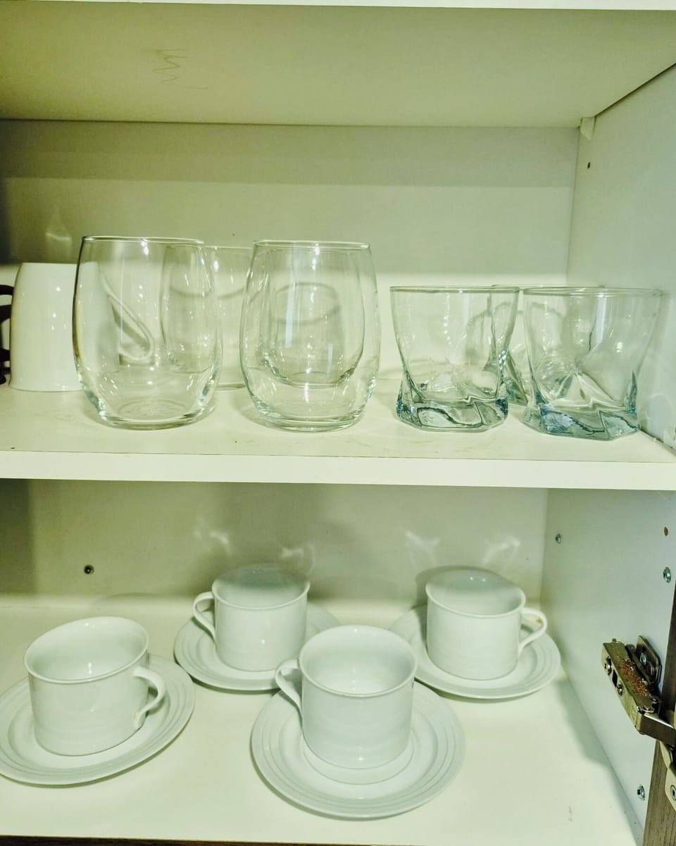 Glasses & Cups